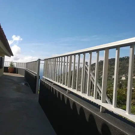 Apartamento Teixeira 2 *